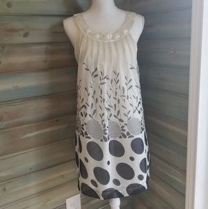 Boutique cream white/black dress